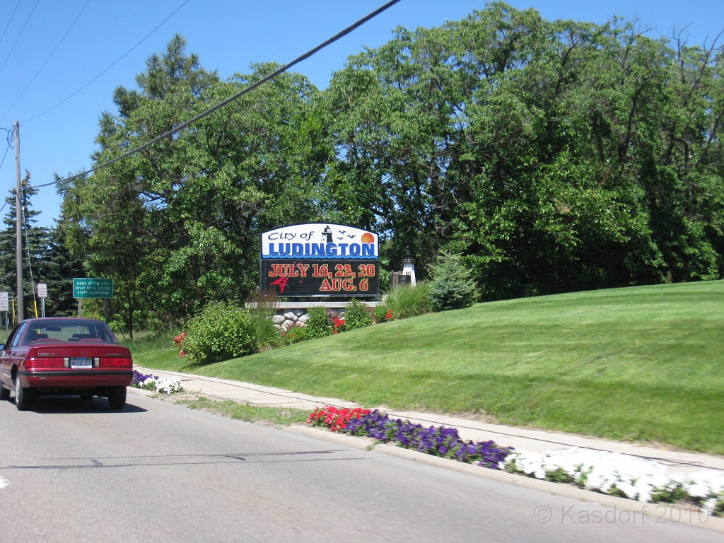 Michigan TC 2010-07 0080.jpg - Welcome to Ludington! The first stop on the trip, a drive through town and then off to the shore line.